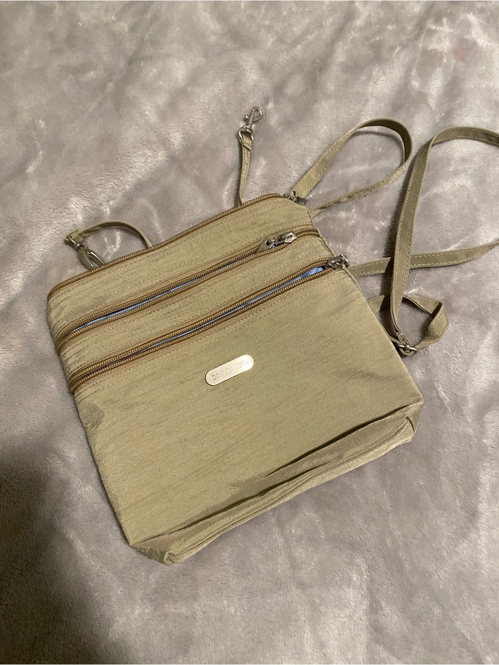 Baggallini Tan Lightweight Crossbody Purse